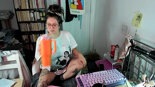 Snapshot of Rosiee69_ chatting on 11.28.25 Rosiee69 online show from 11.28.25