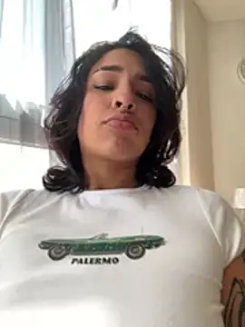 Snapshot of Alice_surprise chatting on 06.19.26 Alice surprise online show from 06.19.26