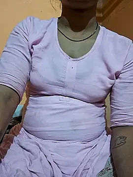 Snapshot of Sunita33 chatting on 02.19.25 Sunita33 online show from 02.19.25