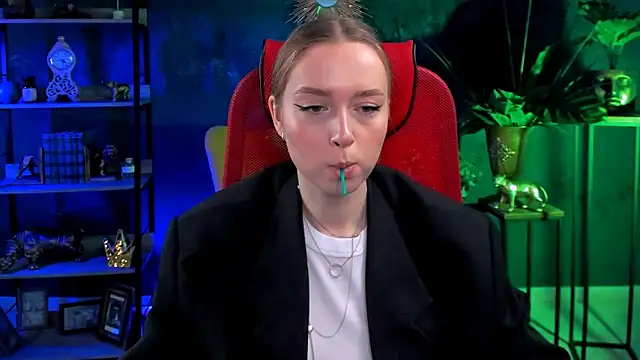 JenniferGraces online show from 03.06.25