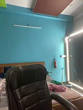 Sexy Madhuri Bhabhi online show from 03.01.25