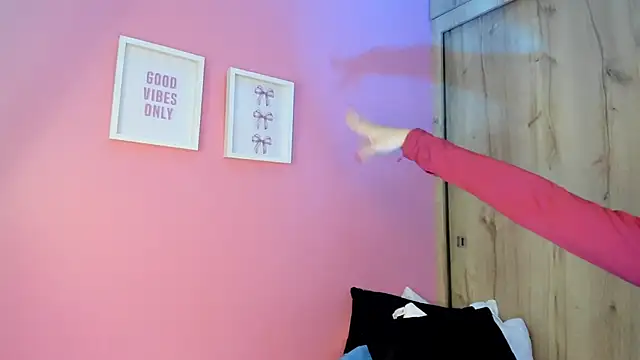 TANIA 06 online show from 04.18.26