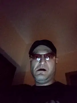 Snapshot of Luci1982Brazzers chatting on 10.07.25 Luci1982Brazzers online show from 10.07.25