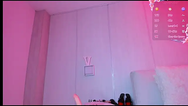 Snapshot of sasha_riverss chatting on 10.18.25 sasha riverss online show from 10.18.25