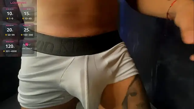 Snapshot of jeffvalemtino chatting on 12.17.25 jeffvalemtino online show from 12.17.25