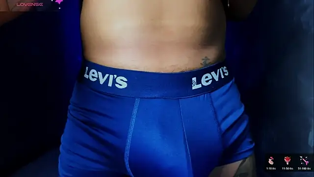 Snapshot of jeffvalemtino chatting on 02.05.26 jeffvalemtino online show from 02.05.26