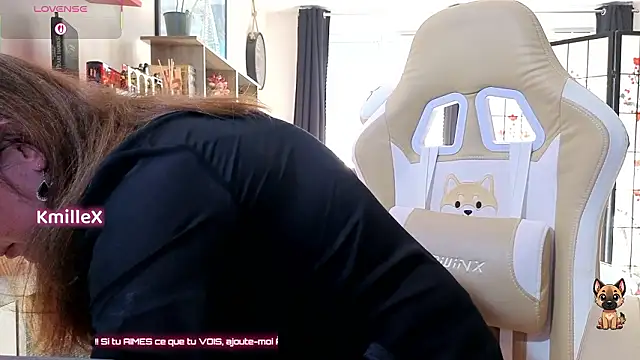 Snapshot of KmilleX chatting on 02.25.26 KmilleX online show from 02.25.26