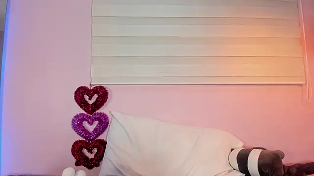 Snapshot of emily_sweett24 chatting on 03.07.25 emily sweett24 online show from 03.07.25