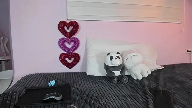 Snapshot of emily_sweett24 chatting on 03.11.25 emily sweett24 online show from 03.11.25