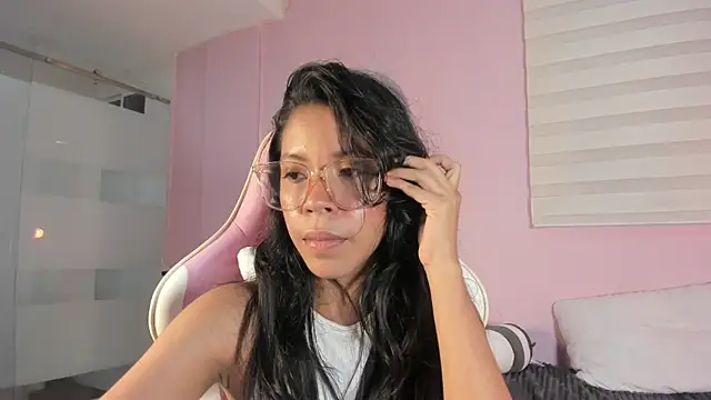 Snapshot of emily_sweett24 chatting on 03.15.25 emily sweett24 online show from 03.15.25