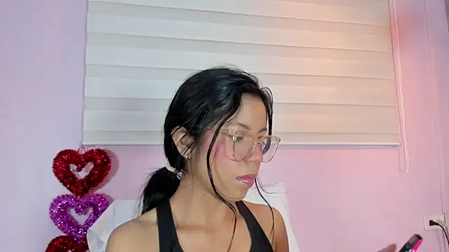 Snapshot of emily_sweett24 chatting on 03.22.25 emily sweett24 online show from 03.22.25