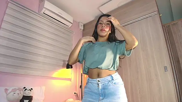 Snapshot of emily_sweett24 chatting on 09.10.25 emily sweett24 online show from 09.10.25