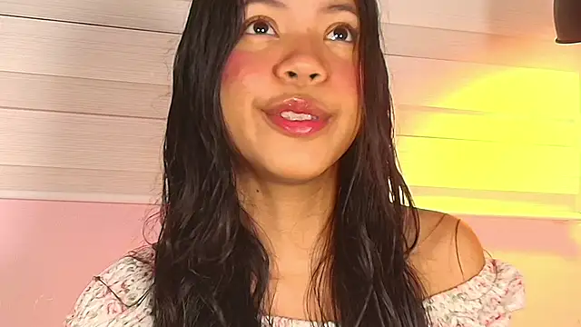 Snapshot of emily_sweett24 chatting on 09.23.25 emily sweett24 online show from 09.23.25