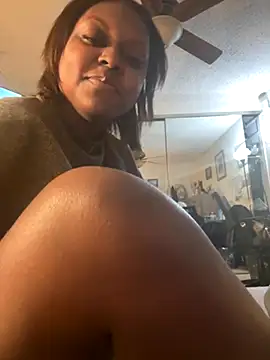 Snapshot of BubblyBabyy chatting on 11.16.25 BubblyBabyy online show from 11.16.25