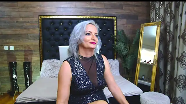Snapshot of LadyTouch chatting on 02.10.25 LadyTouch online show from 02.10.25