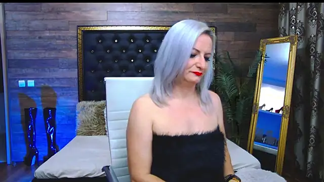 Snapshot of LadyTouch chatting on 03.19.25 LadyTouch online show from 03.19.25