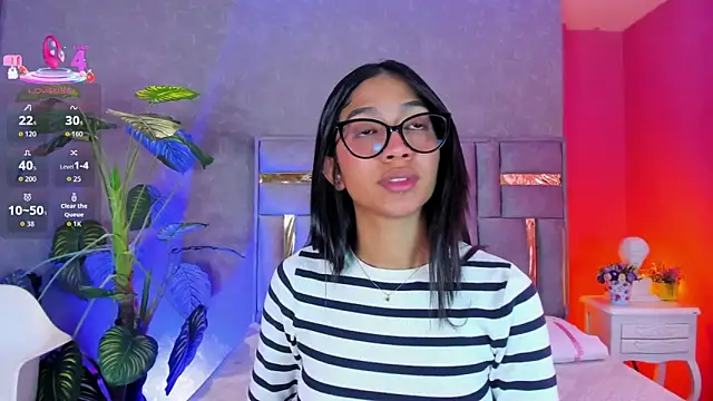 Tyla Ks online show from 04.22.26