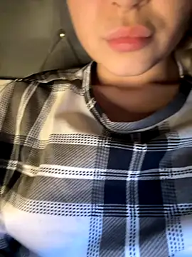 Snapshot of laraaaaaa chatting on 12.04.25 laraaaaaa online show from 12.04.25