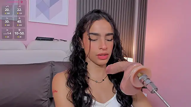 honey sofii  online show from 09.30.25