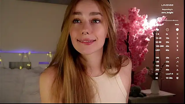 Snapshot of EmilaMills chatting on 04.11.26 EmilaMills online show from 04.11.26