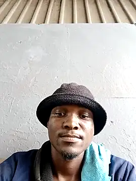 Snapshot of LeanDough_008 chatting on 02.19.25 LeanDough 008 online show from 02.19.25