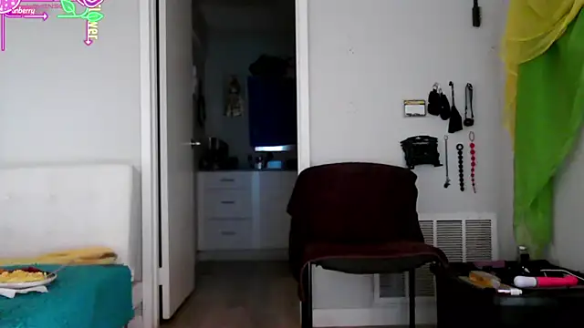 Snapshot of Queenanitadix chatting on 06.26.26 Queenanitadix online show from 06.26.26
