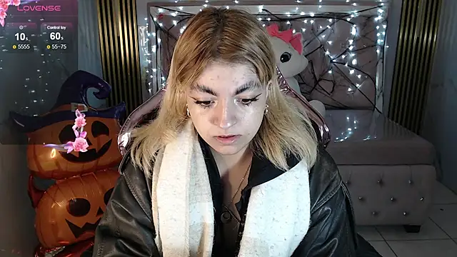 lili conor s online show from 10.23.25