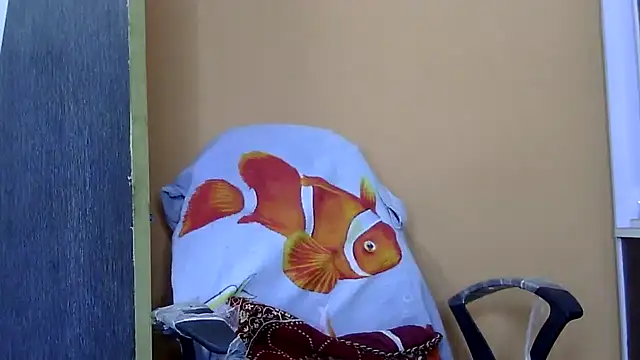 Snapshot of IND9876 chatting on 10.29.25 IND9876 online show from 10.29.25