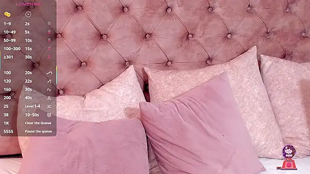 Snapshot of regina_noctixx chatting on 12.04.25 regina noctixx online show from 12.04.25