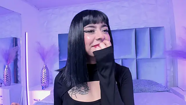 Selene bennet online show from 04.24.26