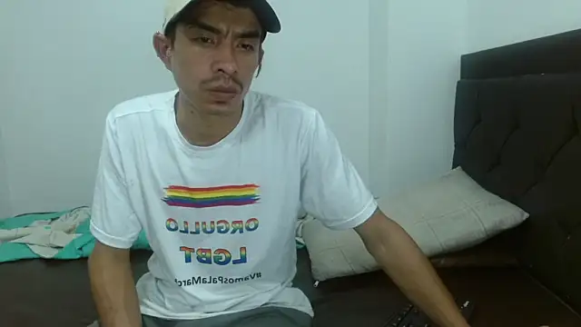 Snapshot of jhonny_k chatting on 02.19.26 jhonny k online show from 02.19.26