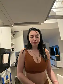 Mia Splash online show from 04.22.26