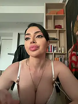Mia Splash online show from 04.27.26