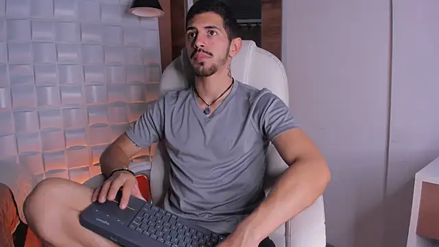 AlejandroStormm online show from 11.19.25