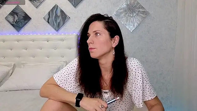 Snapshot of mylady_xenia chatting on 11.08.25 mylady xenia online show from 11.08.25