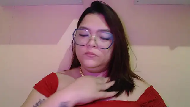 Snapshot of GoddessChaar chatting on 12.19.25 GoddessChaar online show from 12.19.25