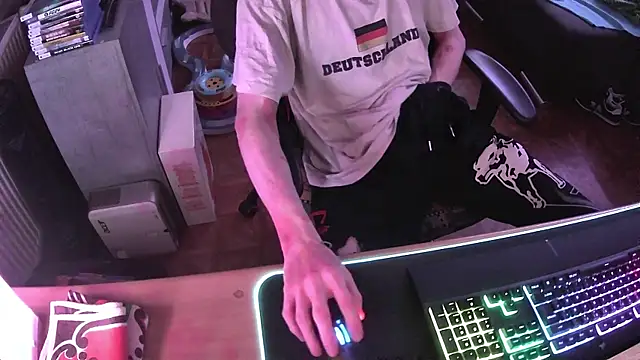 Snapshot of DerGeileLoveboy chatting on 12.05.25 DerGeileLoveboy online show from 12.05.25