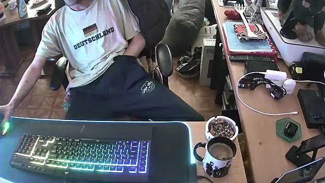 Snapshot of DerGeileLoveboy chatting on 03.23.26 DerGeileLoveboy online show from 03.23.26