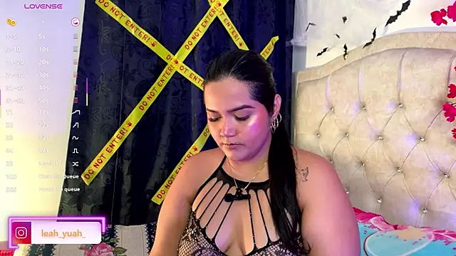 Leah yuah  online show from 10.17.25