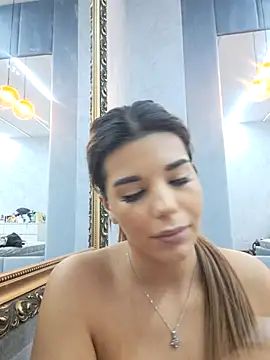 Bella Posh online show from 11.07.25