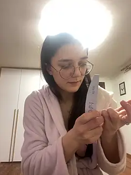 Snapshot of brinkangelikaa chatting on 02.28.25 brinkangelikaa online show from 02.28.25