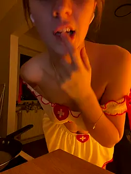 Snapshot of brinkangelikaa chatting on 12.13.25 brinkangelikaa online show from 12.13.25