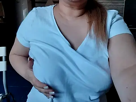 Snapshot of wife45bbw chatting on 03.22.25 wife45bbw online show from 03.22.25