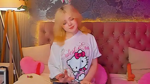 EmilyAngells online show from 04.22.26