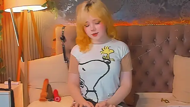 EmilyAngells online show from 04.28.26