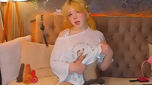 EmilyAngells online show from 04.29.26
