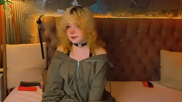 EmilyAngells online show from 05.12.26