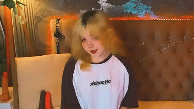 EmilyAngells online show from 05.18.26