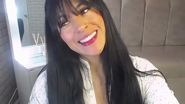 Snapshot of Isabella_Collen_v chatting on 05.07.26 Isabella Collen v online show from 05.07.26