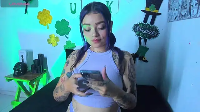 Snapshot of ChloeAllennn chatting on 03.19.25 ChloeAllennn online show from 03.19.25